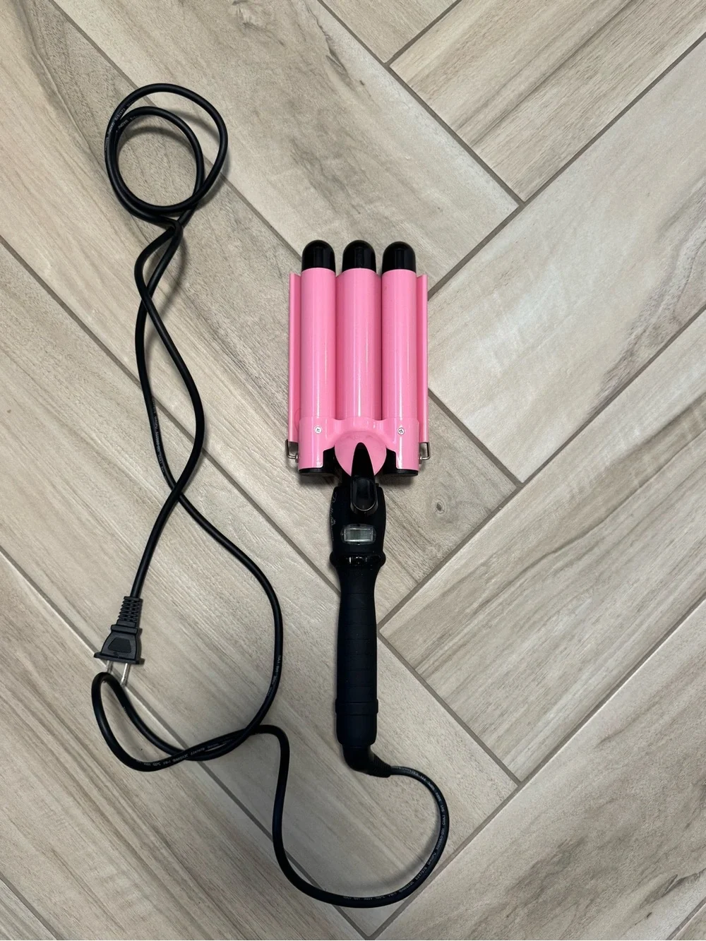 Beauty Queen Triple Barrell Curling Iron
